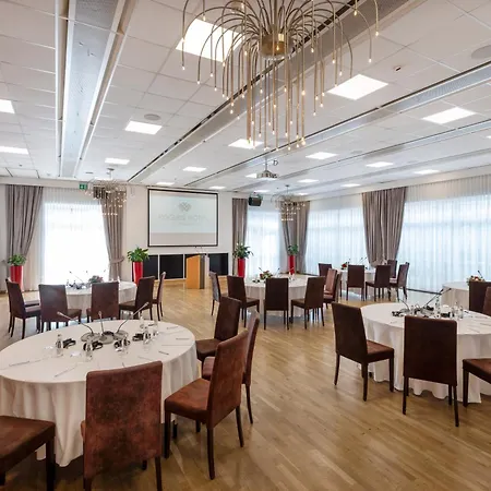 Rogner 5* Тирана