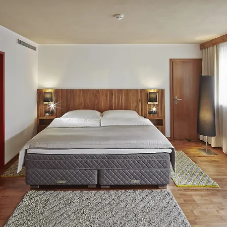 Rogner 5* Tirana